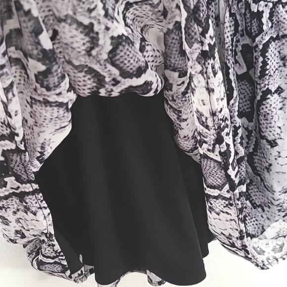 *NWT* EXPRESS Black/Gray Animal/Geometric Print Halter Top, size Small - Picture 7 of 8